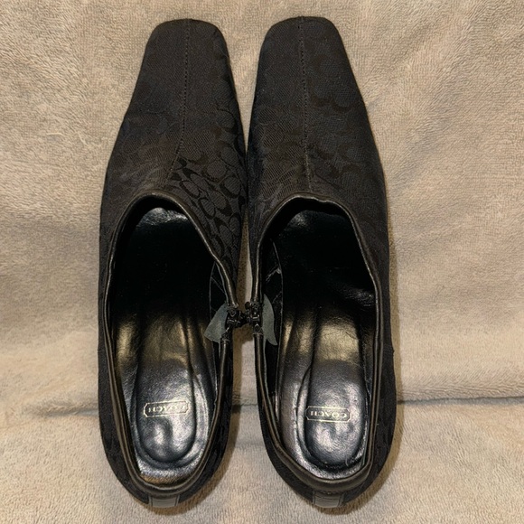 Coach *Rare* Vintage A3971 Daphne Block Heel Logo Bootie in Black/Black size 7B - Picture 4 of 16